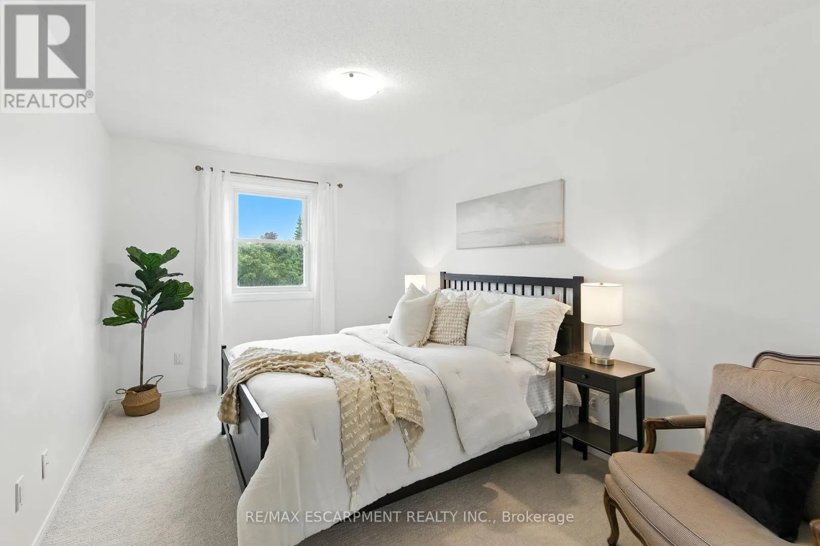 23 - 415 RIVER OAKS BOULEVARD W