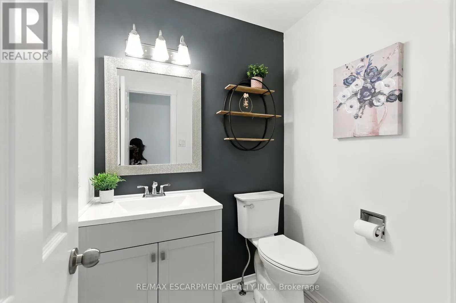 23 - 415 RIVER OAKS BOULEVARD W