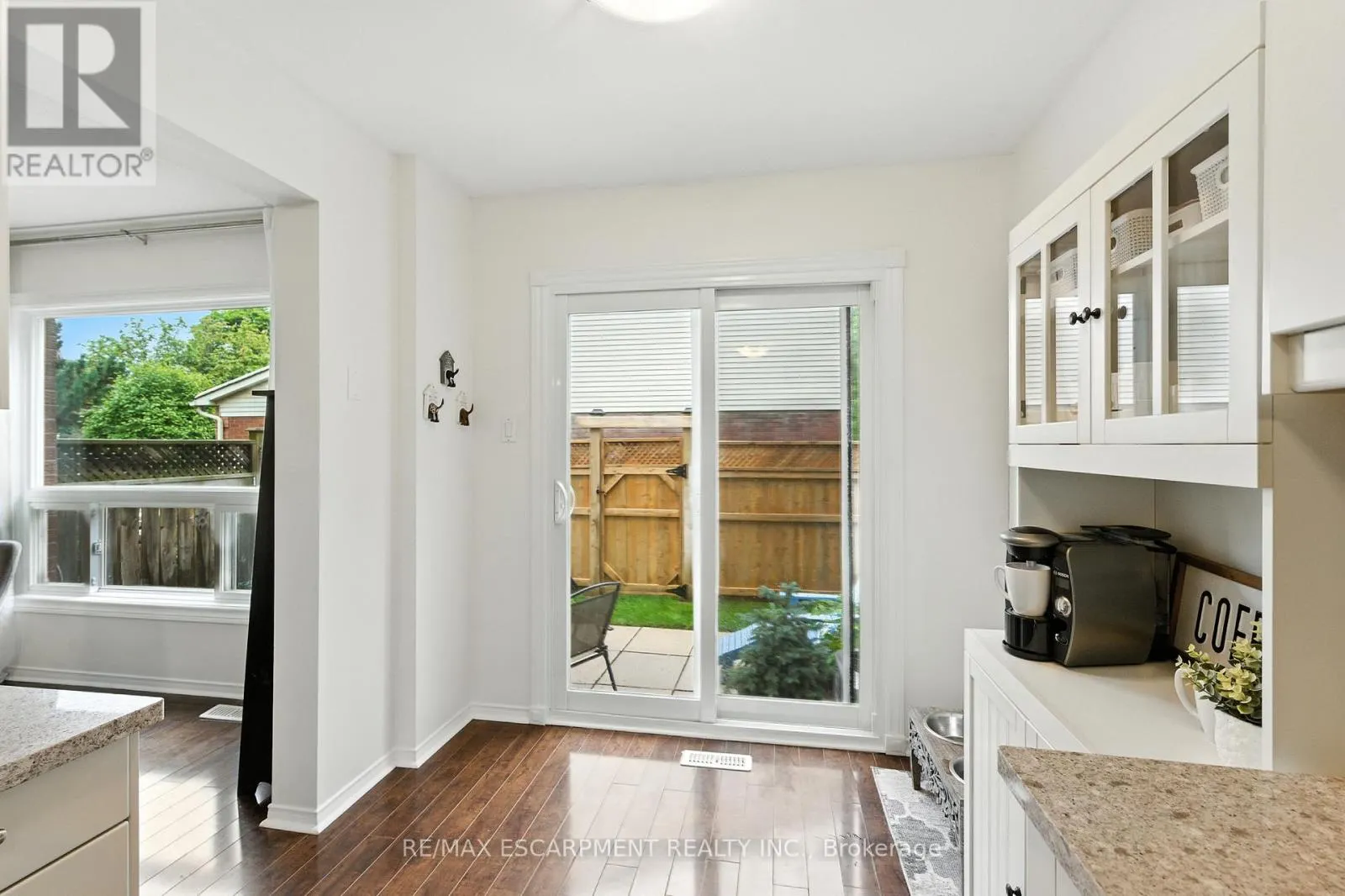 23 - 415 RIVER OAKS BOULEVARD W
