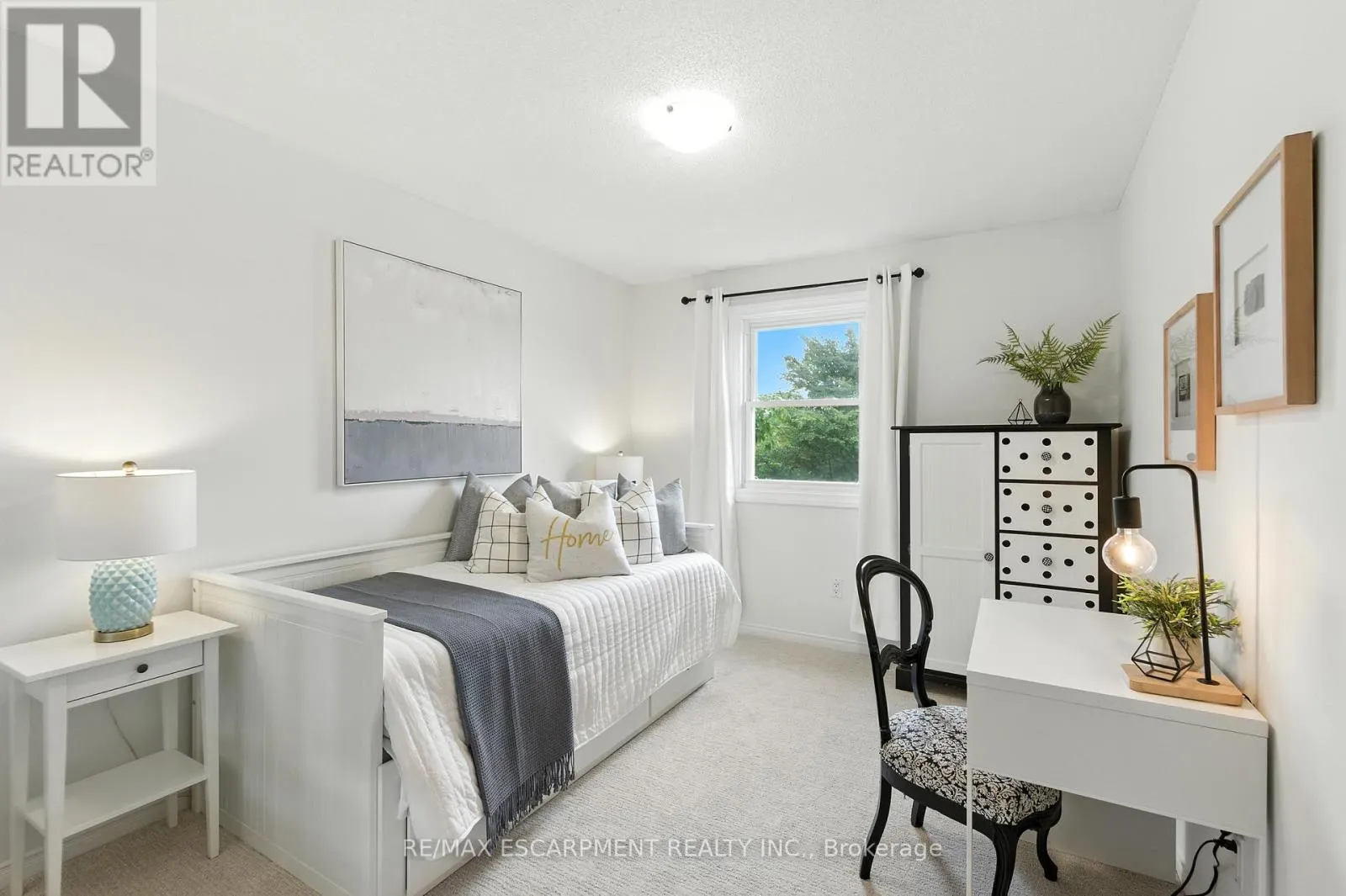 23 - 415 RIVER OAKS BOULEVARD W