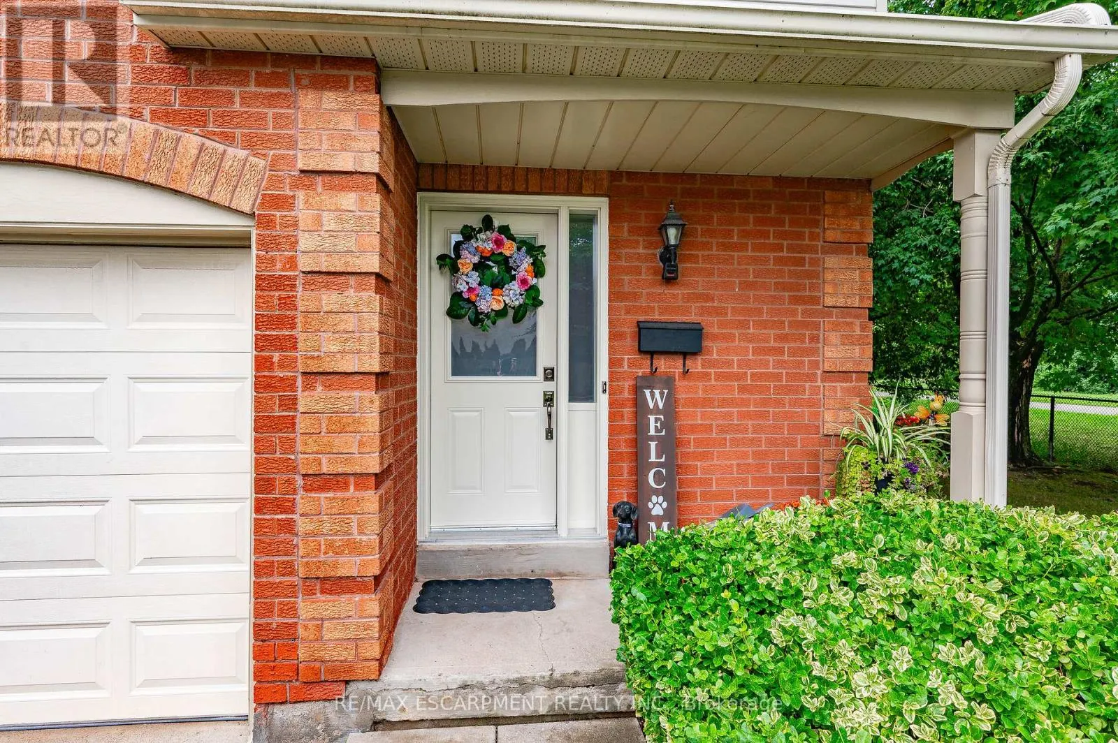 23 - 415 RIVER OAKS BOULEVARD W