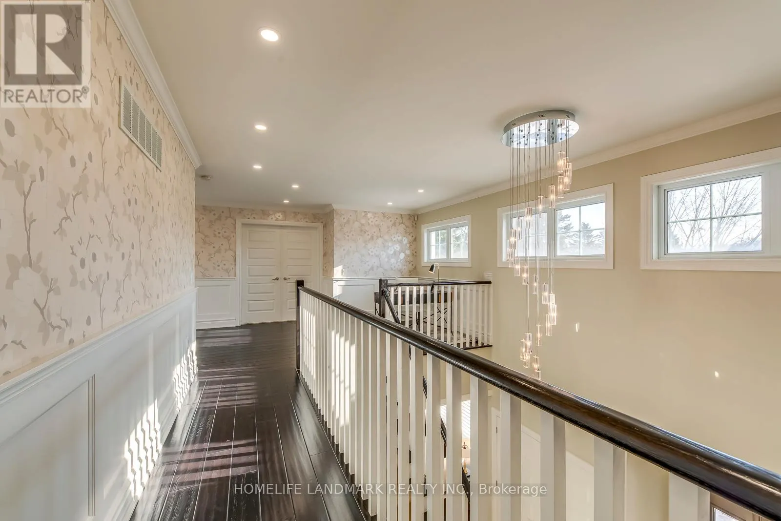 214 WANETA DRIVE