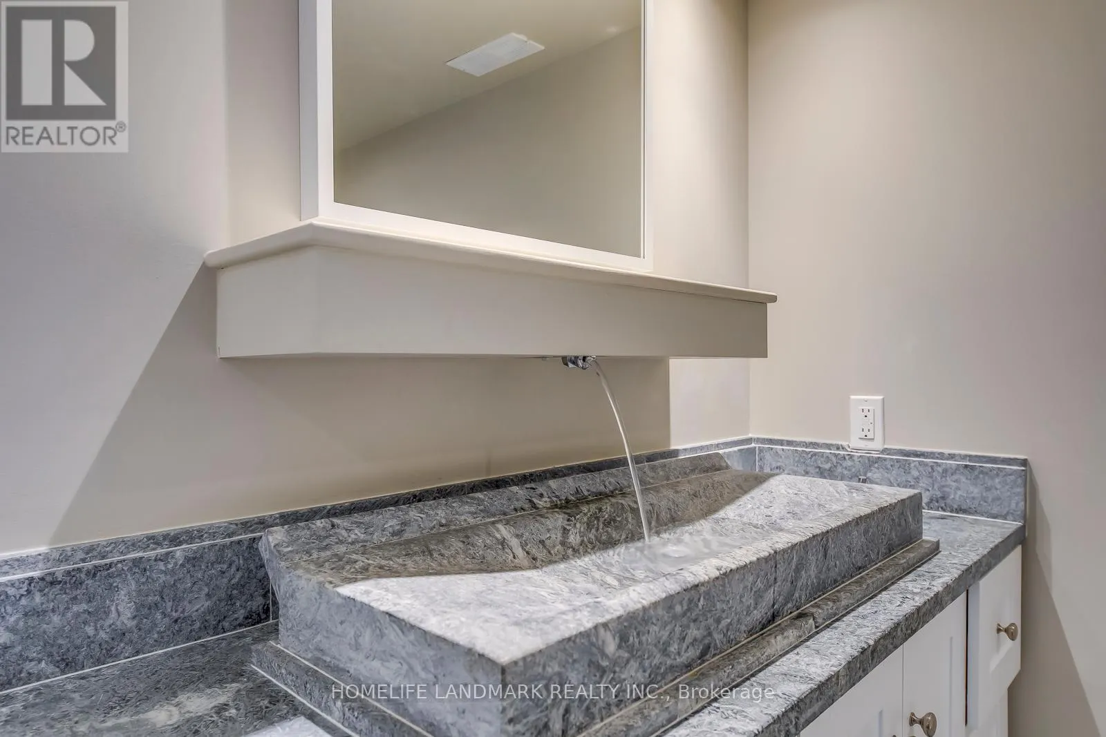 214 WANETA DRIVE