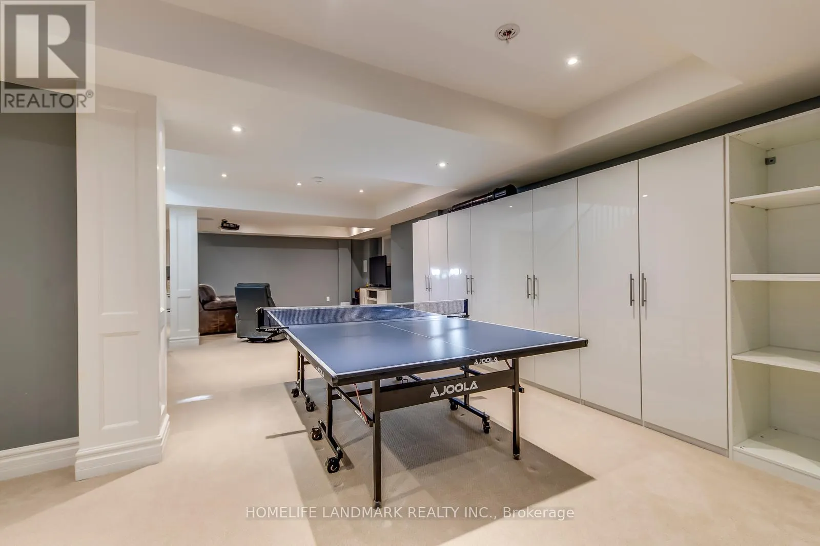 214 WANETA DRIVE