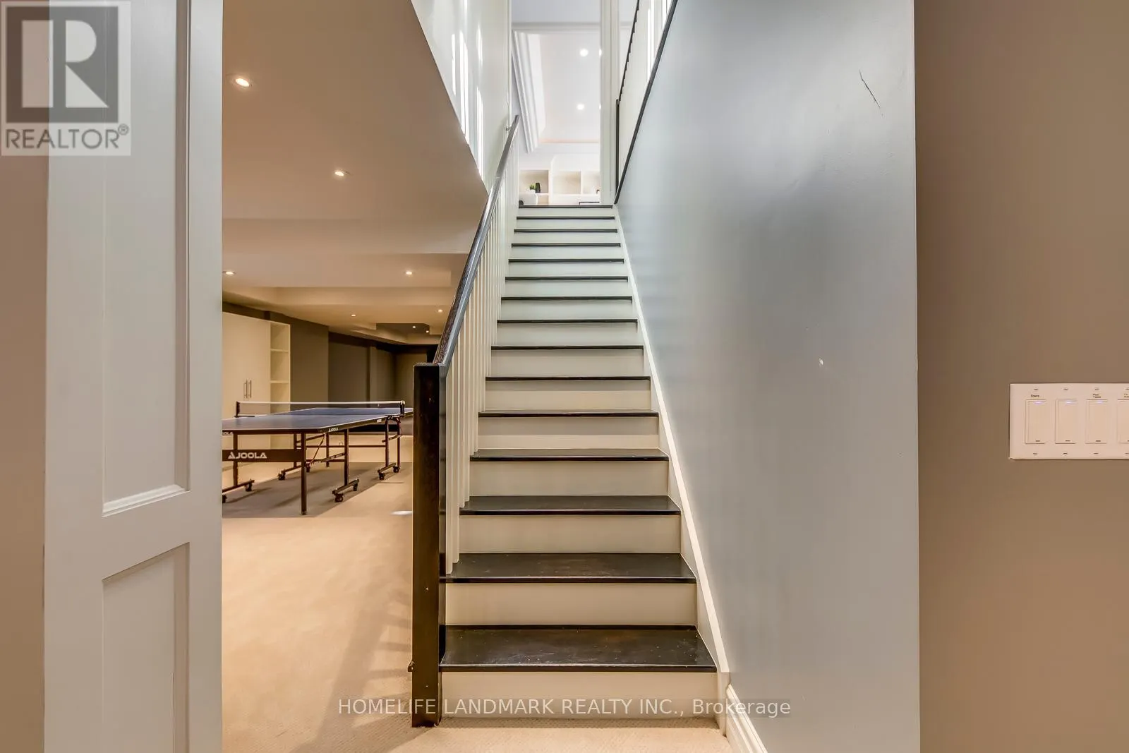 214 WANETA DRIVE