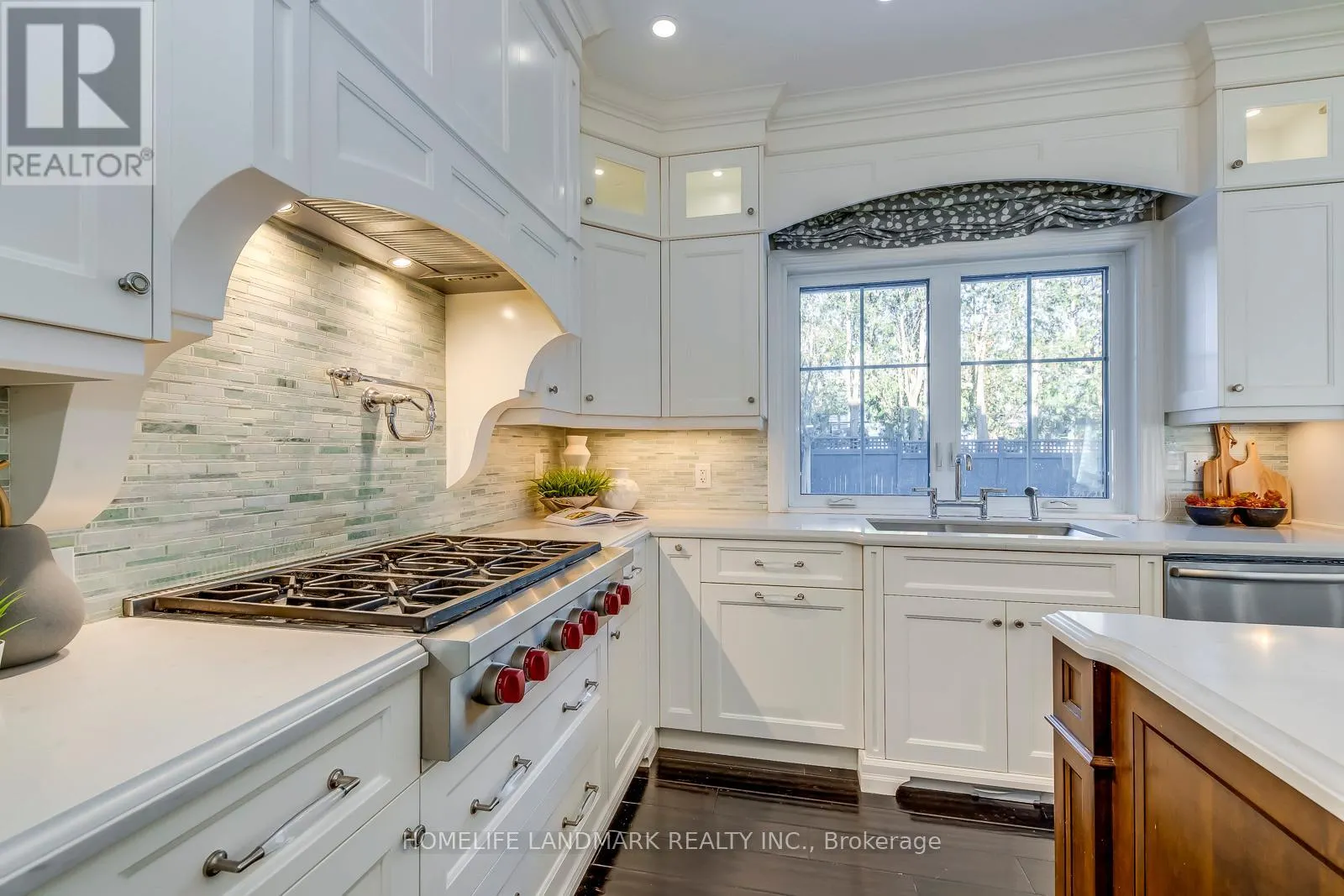 214 WANETA DRIVE