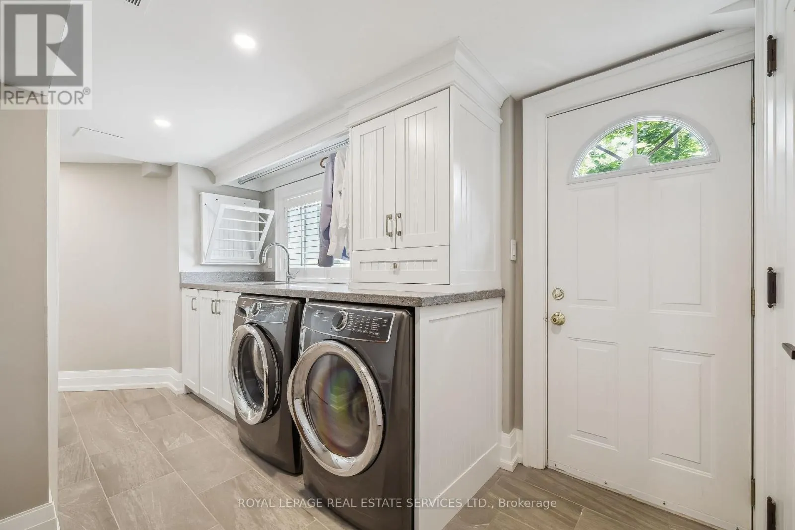 382 TRAFALGAR ROAD