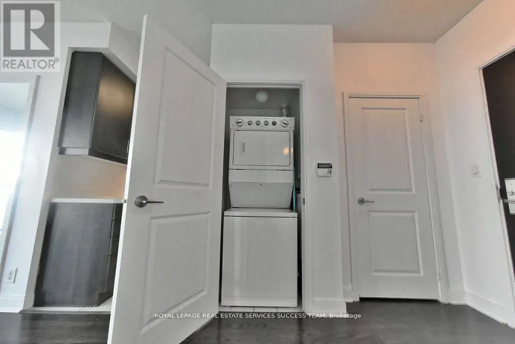 4808 - 60 ABSOLUTE AVENUE