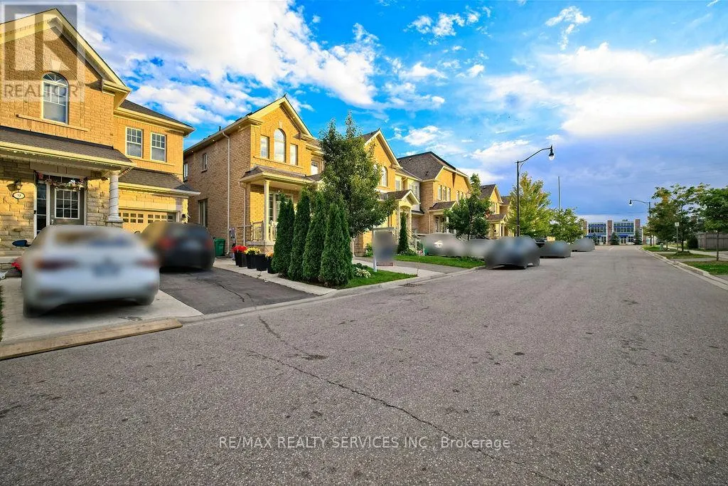 11 TRENTONIAN STREET