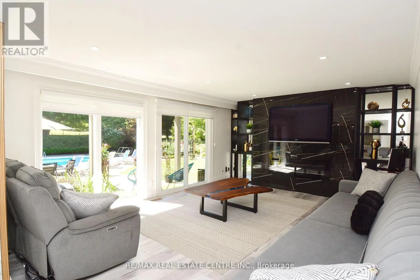 17 CRESCENT HILL DRIVE S