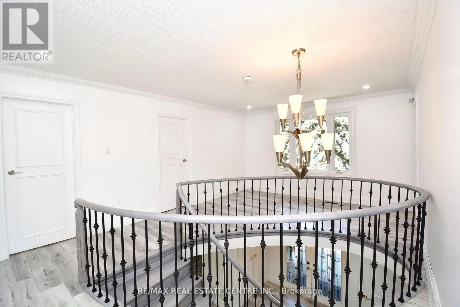 17 CRESCENT HILL DRIVE S