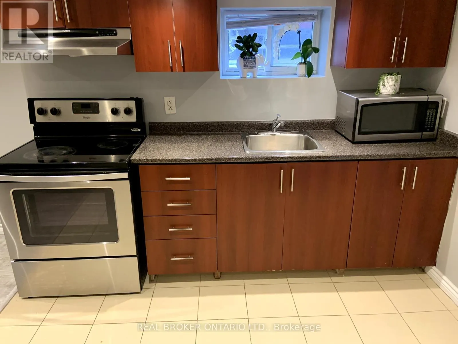 LOWER LEVEL - 827 ST CLARENS AVENUE