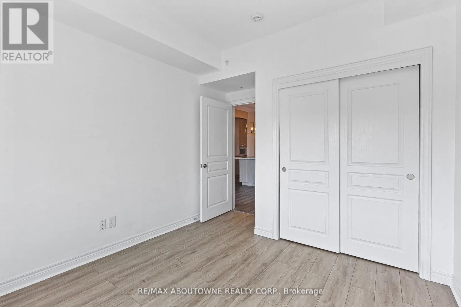 322 - 457 PLAINS ROAD E