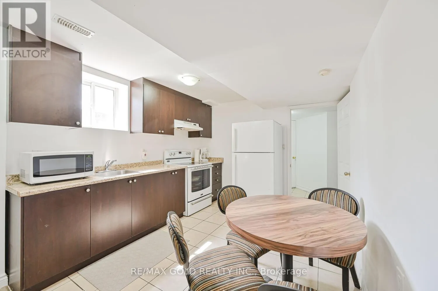 122 WHITE TAIL CRESCENT