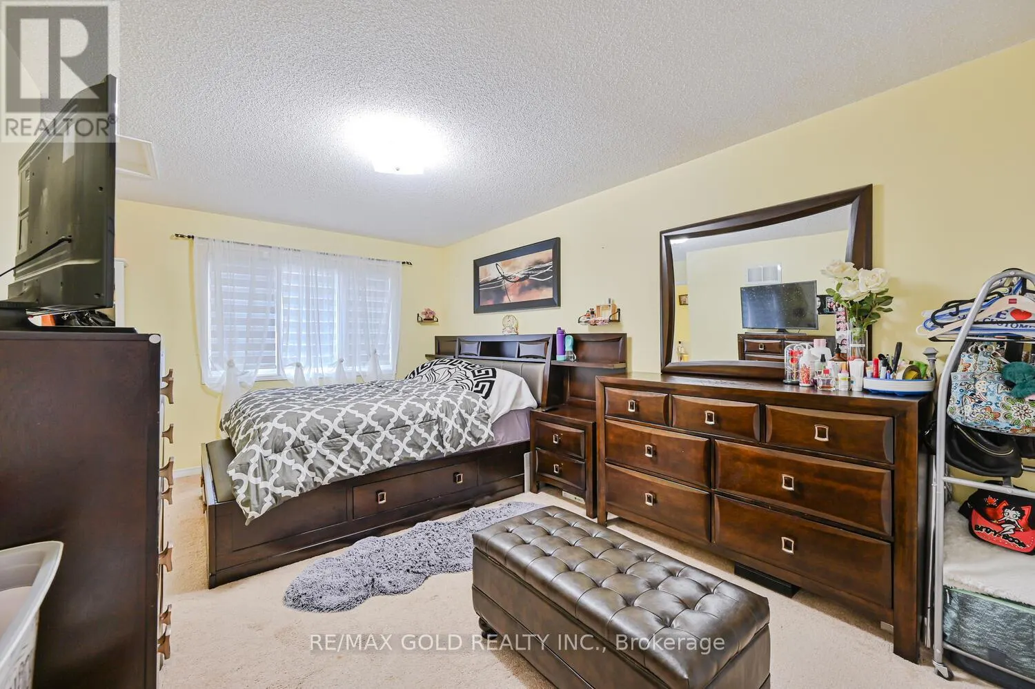 122 WHITE TAIL CRESCENT