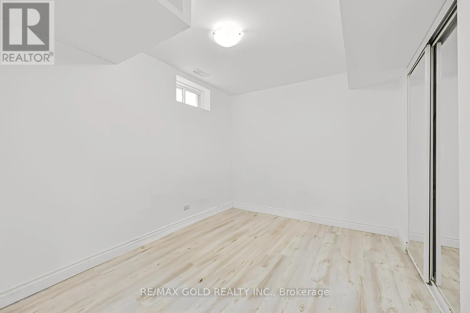 122 WHITE TAIL CRESCENT