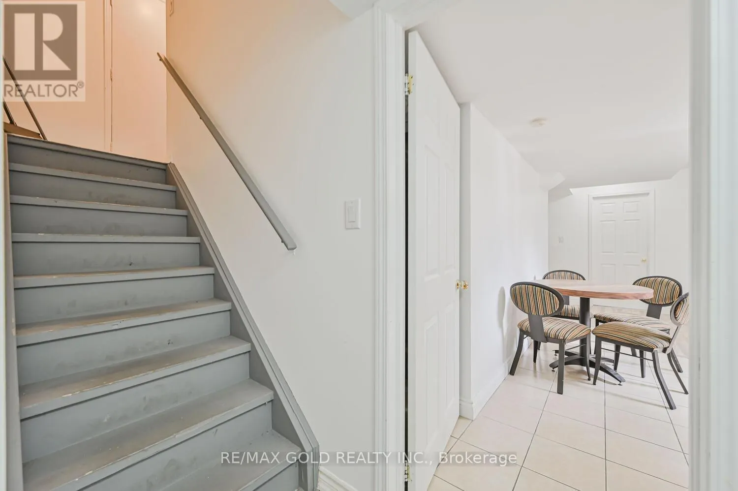 122 WHITE TAIL CRESCENT