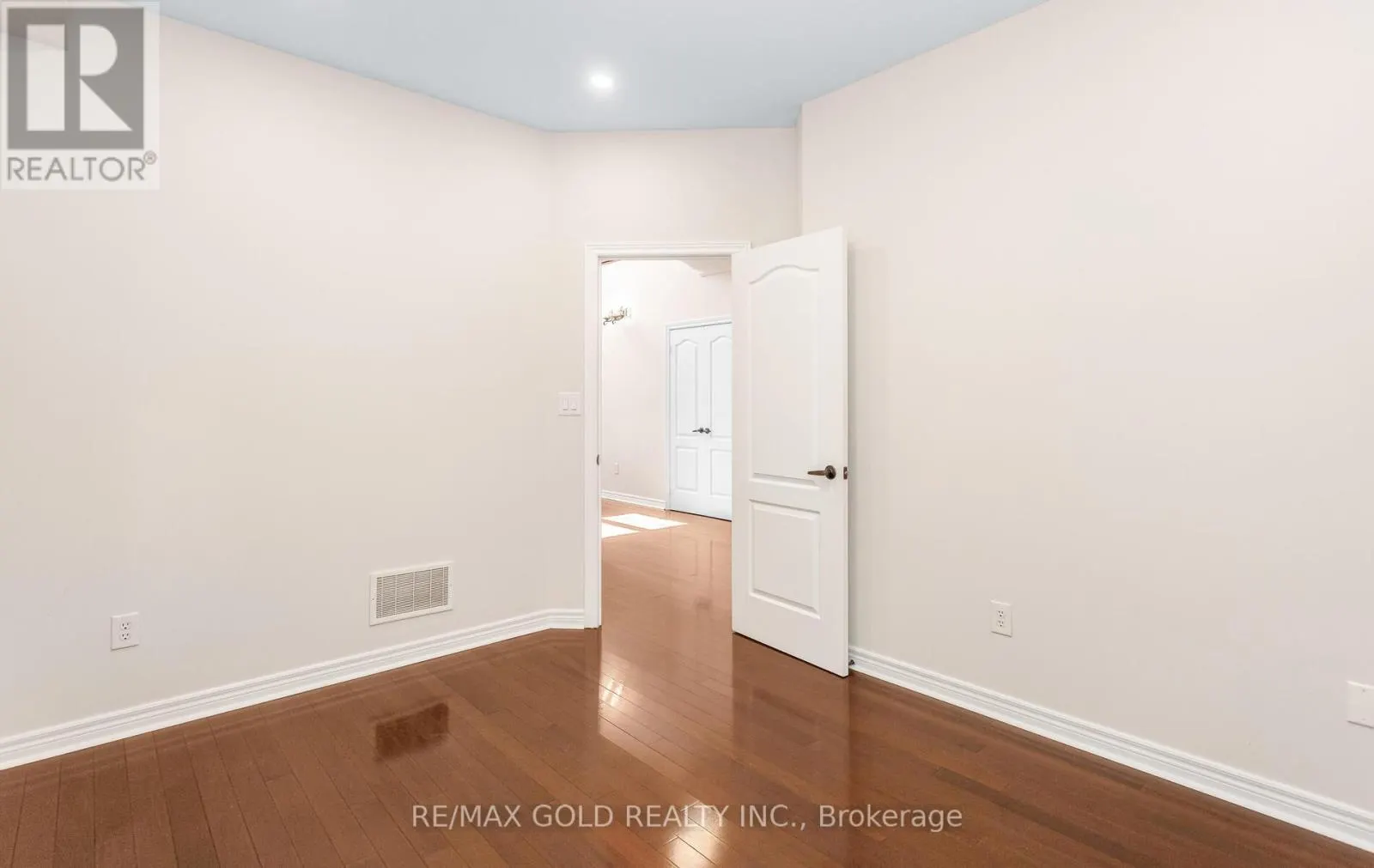 3129 GLADISH GROVE