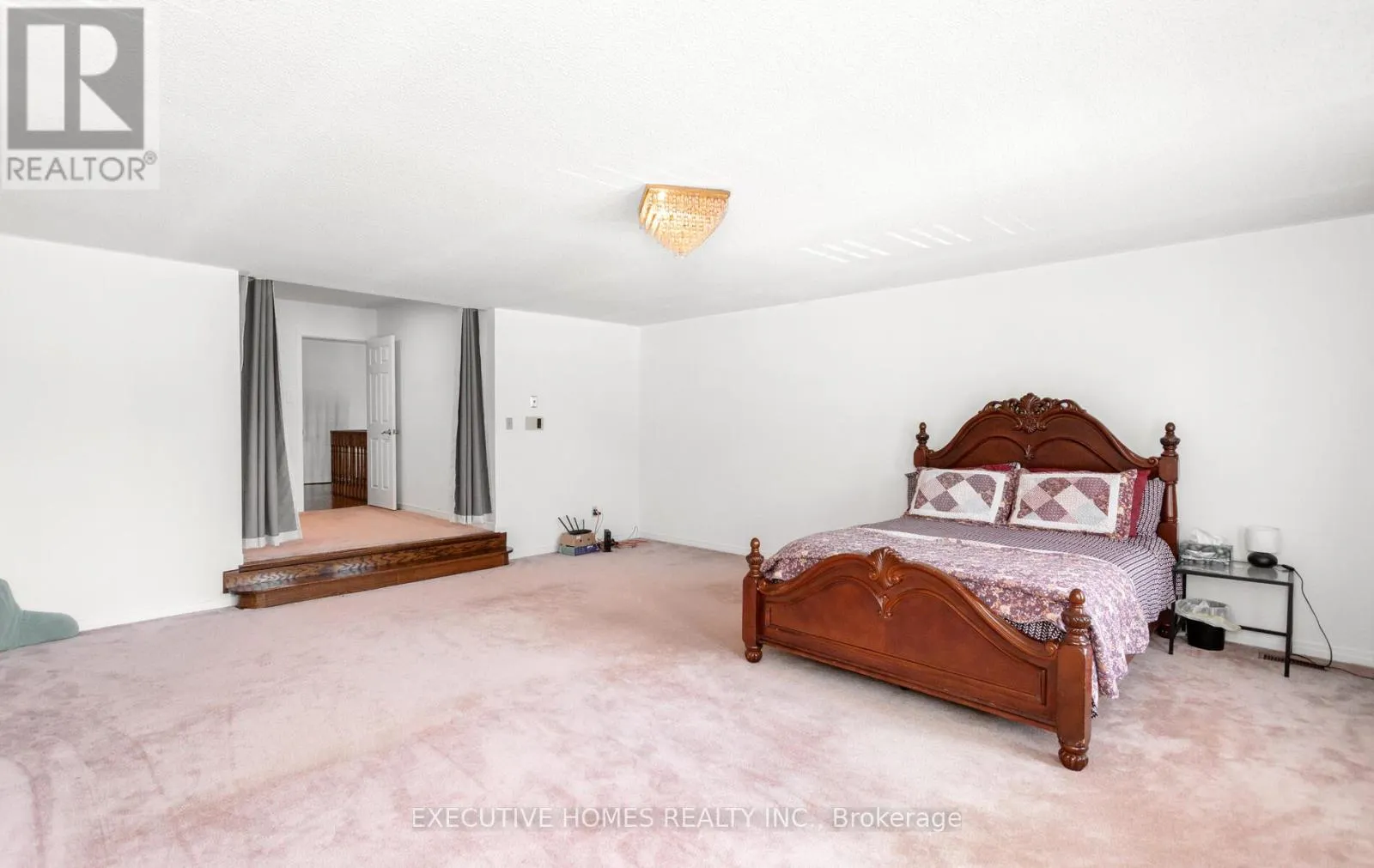 5489 GLEN ERIN DRIVE