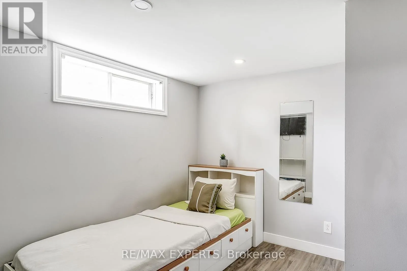 31 SHALOM CRESCENT