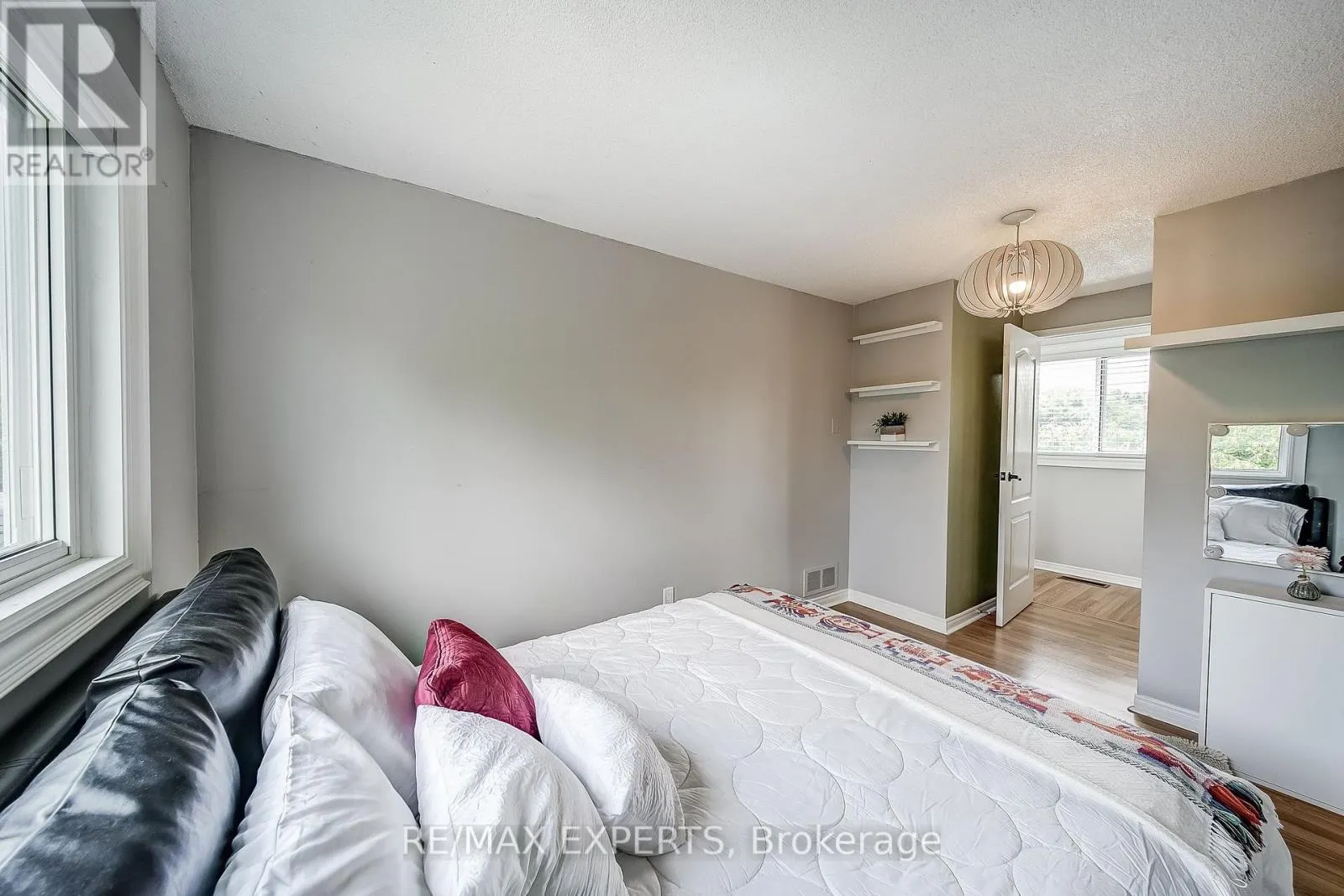 31 SHALOM CRESCENT