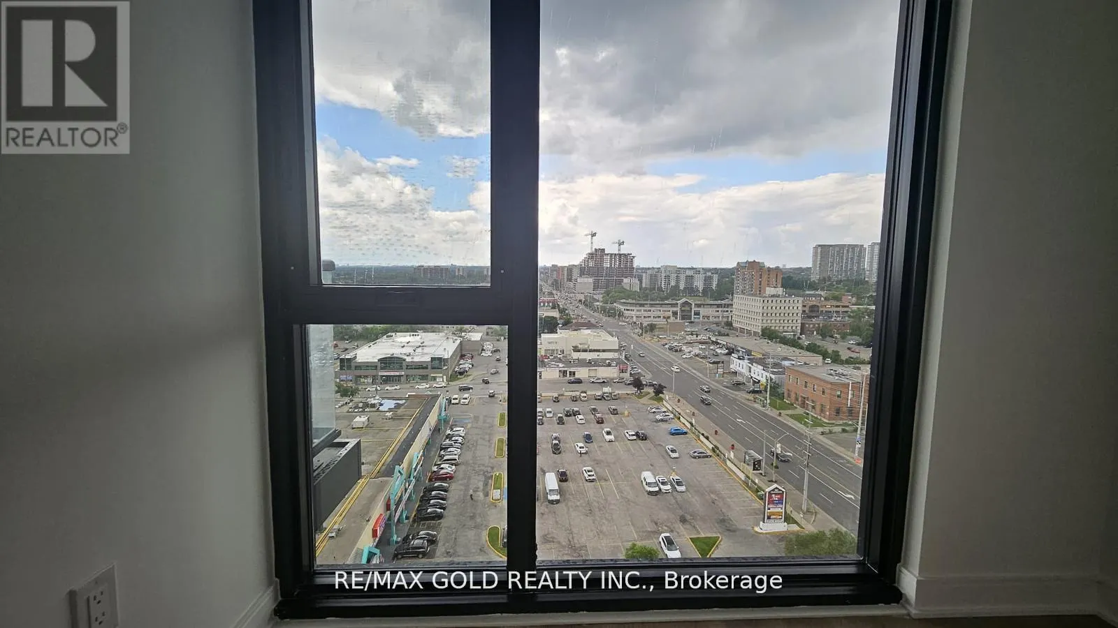 1319 - 86 DUNDAS STREET E
