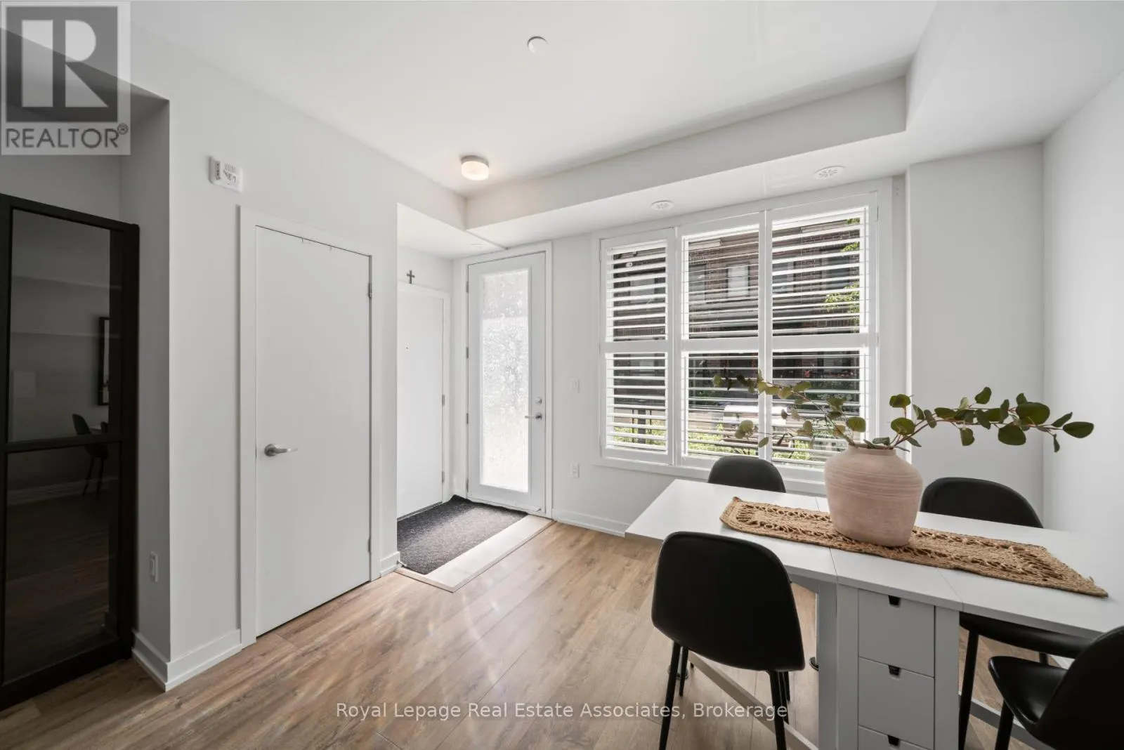10 - 3546 COLONIAL DRIVE