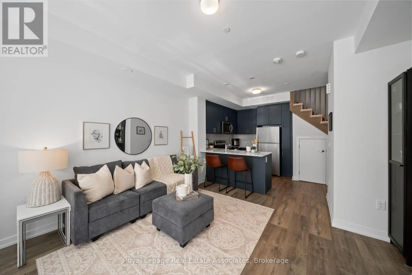 10 - 3546 COLONIAL DRIVE