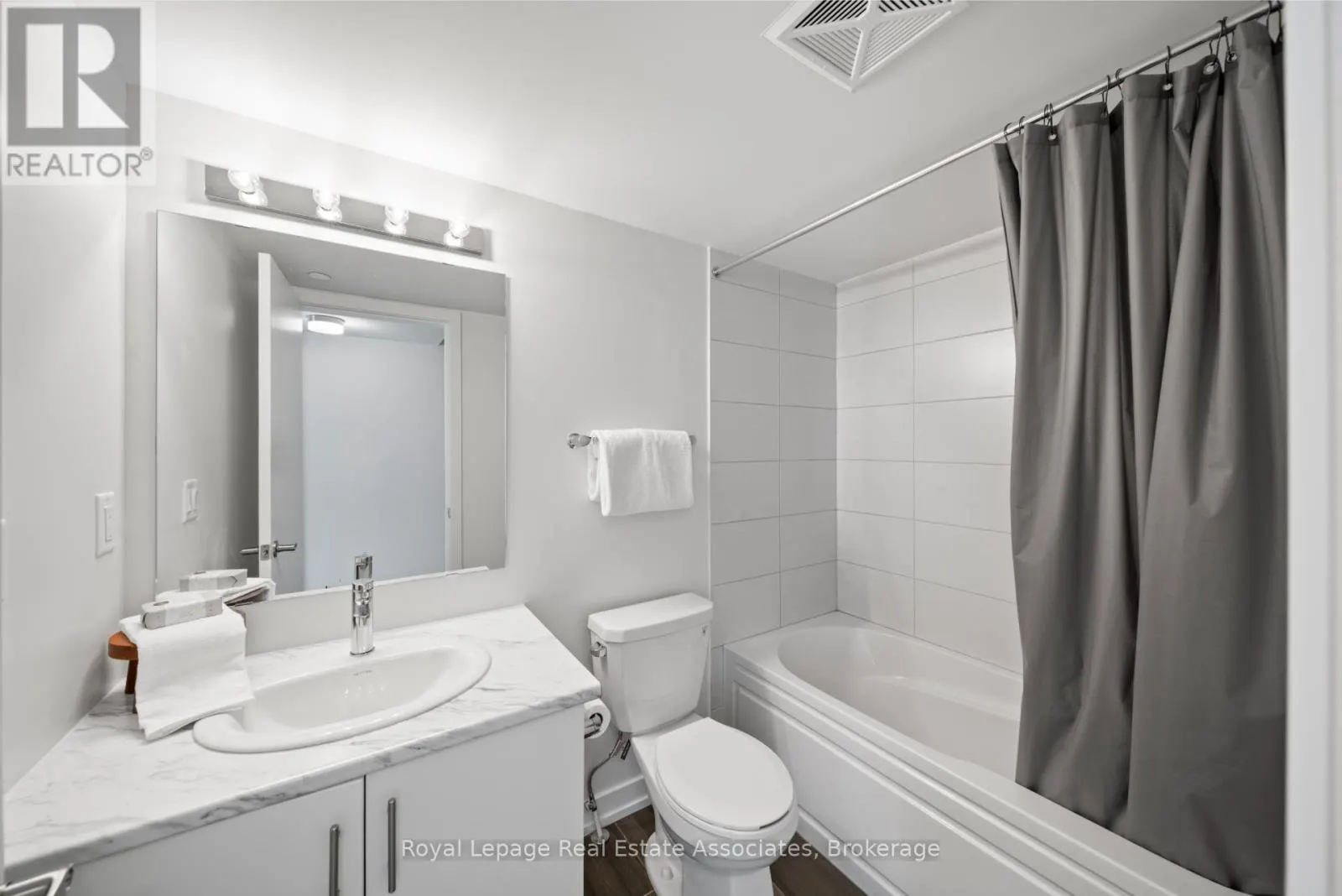 10 - 3546 COLONIAL DRIVE