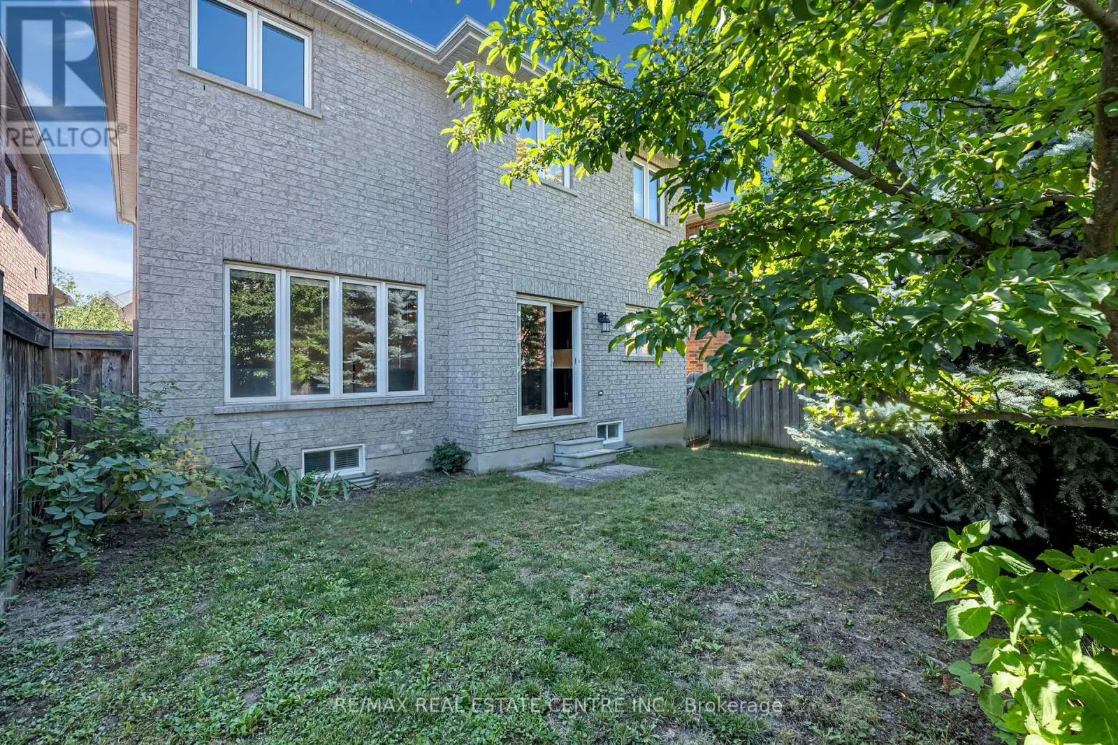 28 FALLHARVEST AVENUE