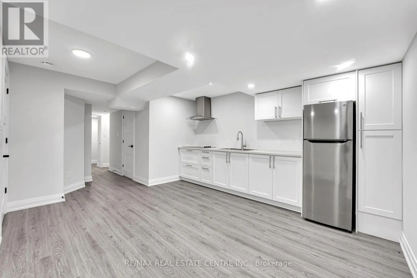 28 FALLHARVEST AVENUE