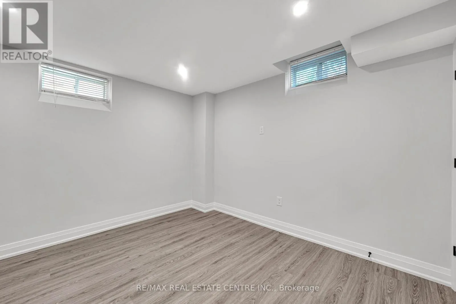 28 FALLHARVEST AVENUE