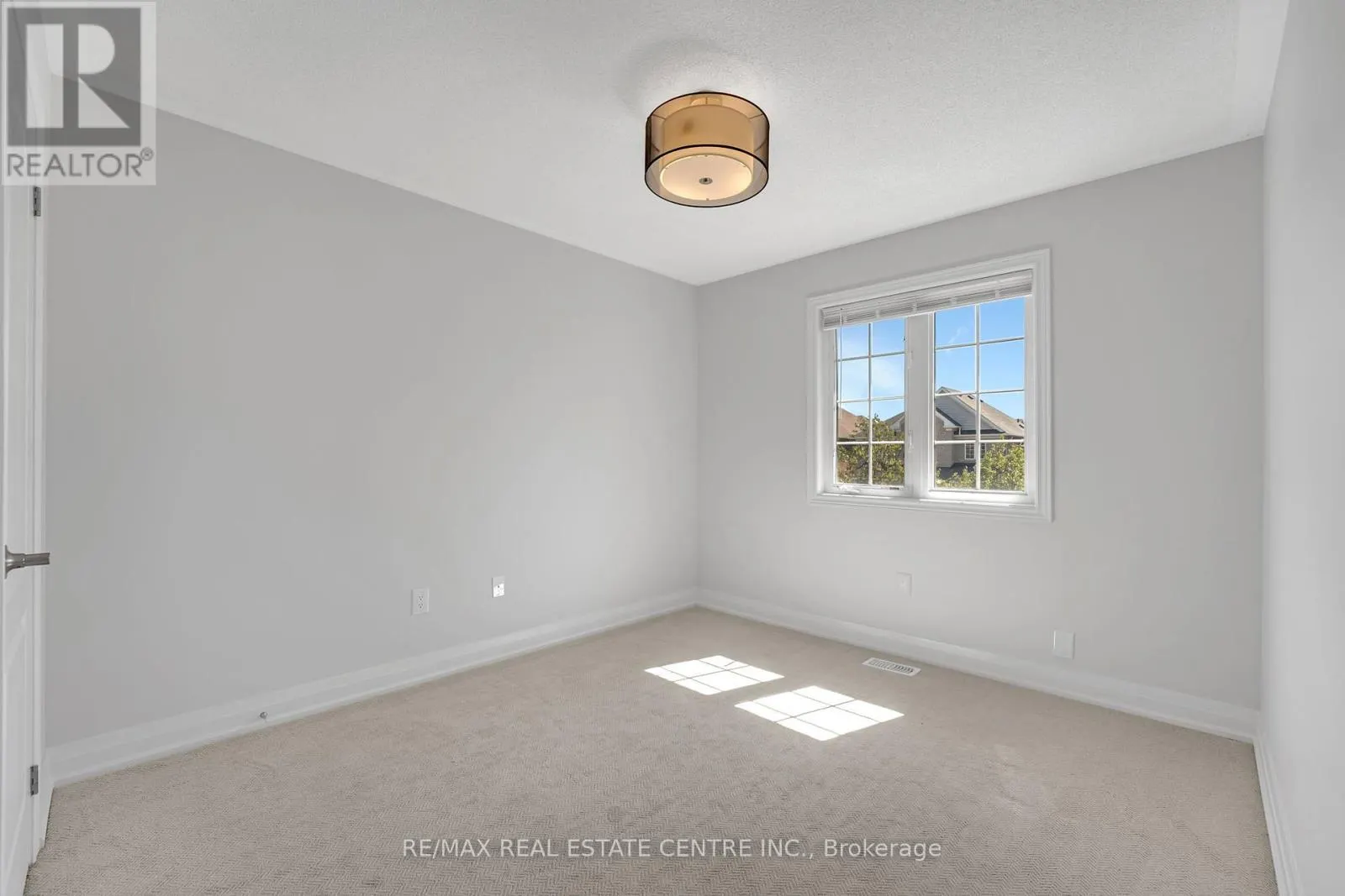 28 FALLHARVEST AVENUE