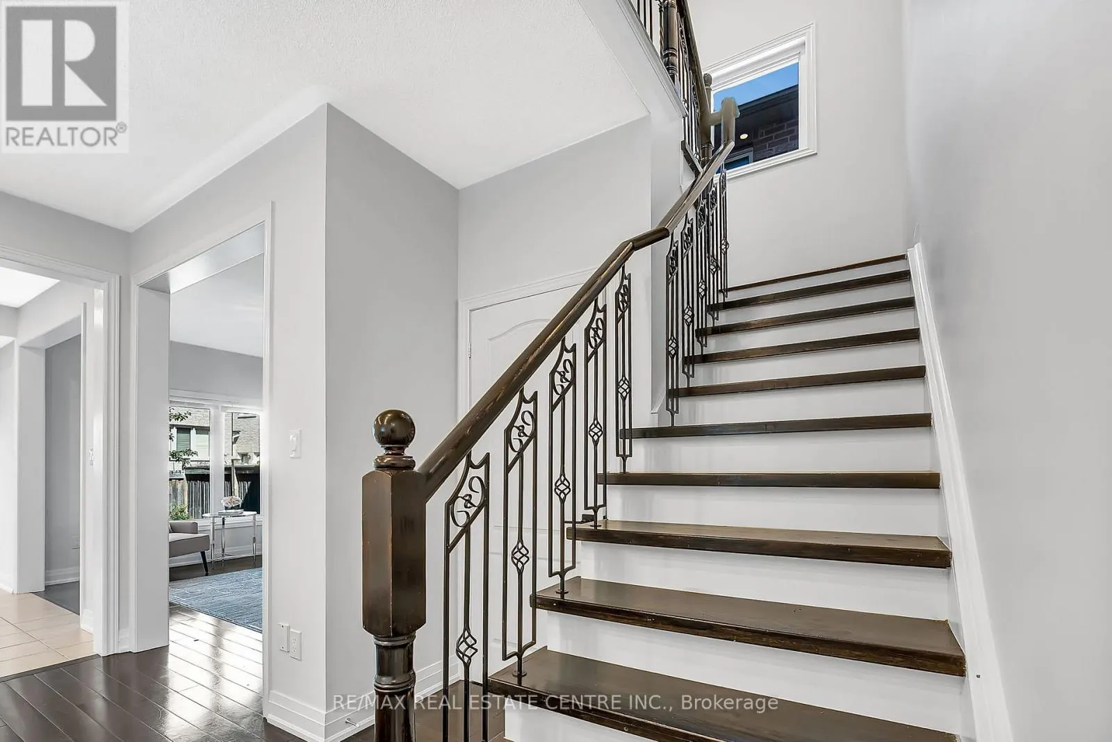 28 FALLHARVEST AVENUE