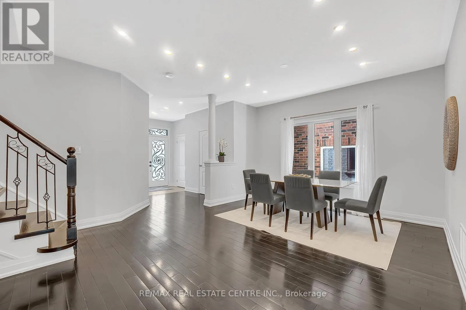 28 FALLHARVEST AVENUE
