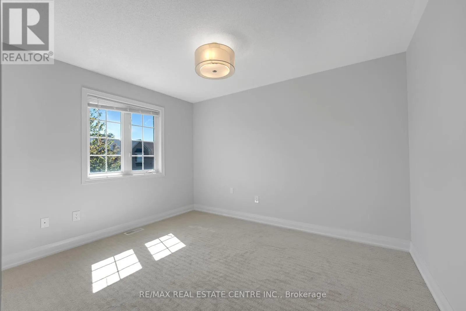 28 FALLHARVEST AVENUE
