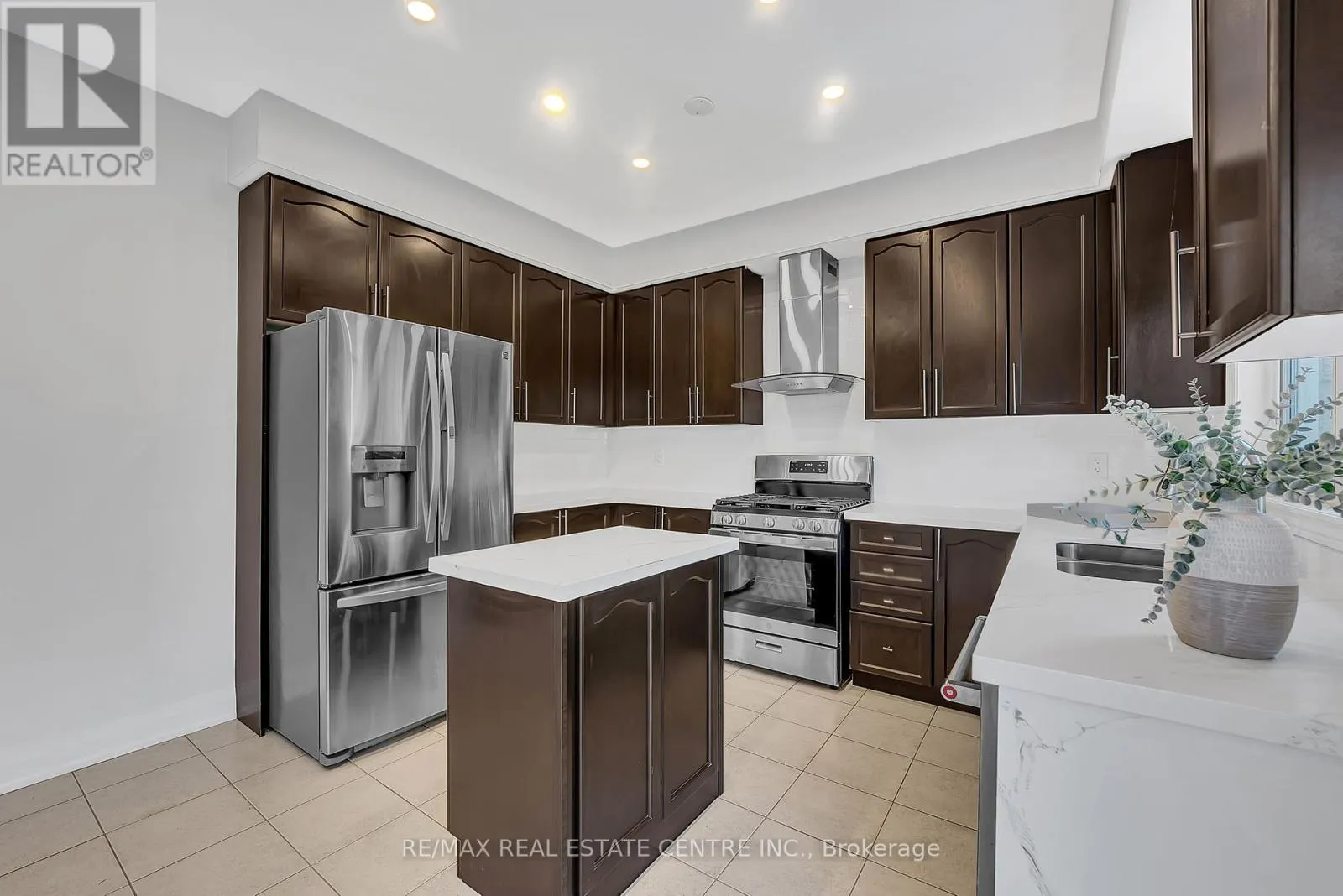 28 FALLHARVEST AVENUE