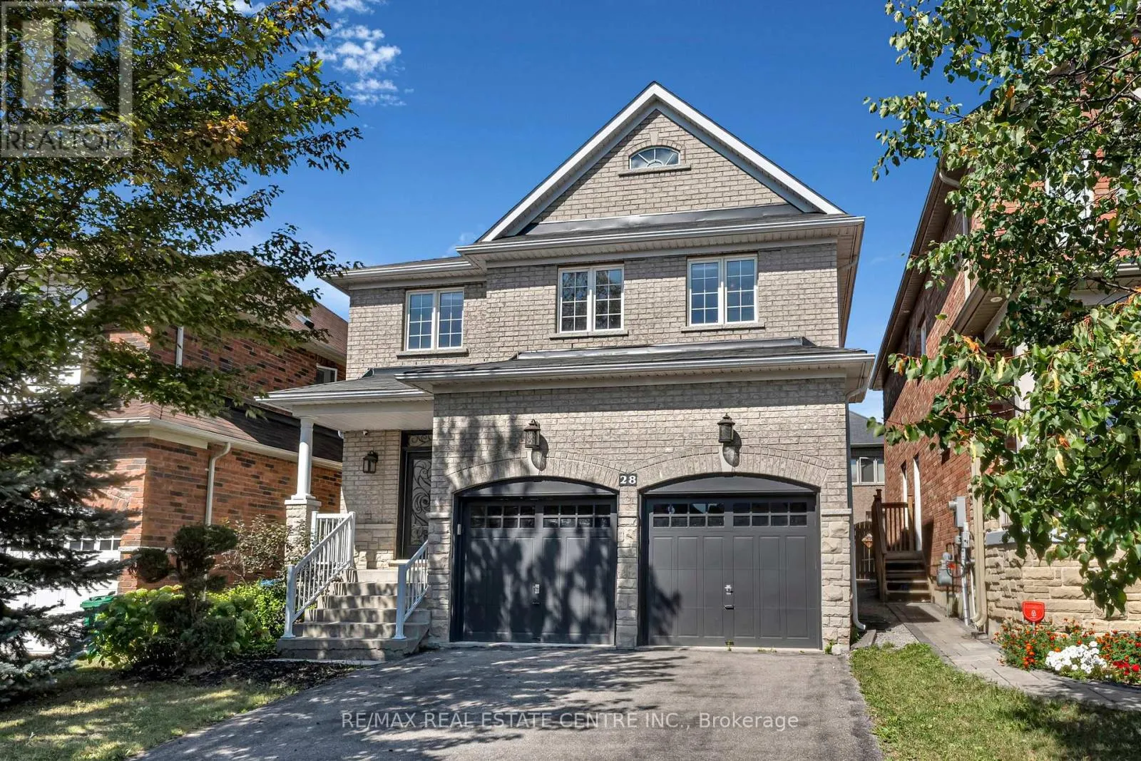 28 FALLHARVEST AVENUE