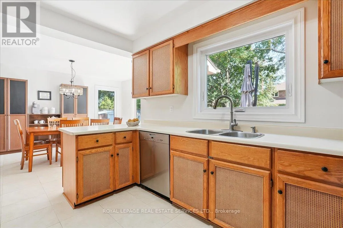 1154 BEECHGROVE CRESCENT