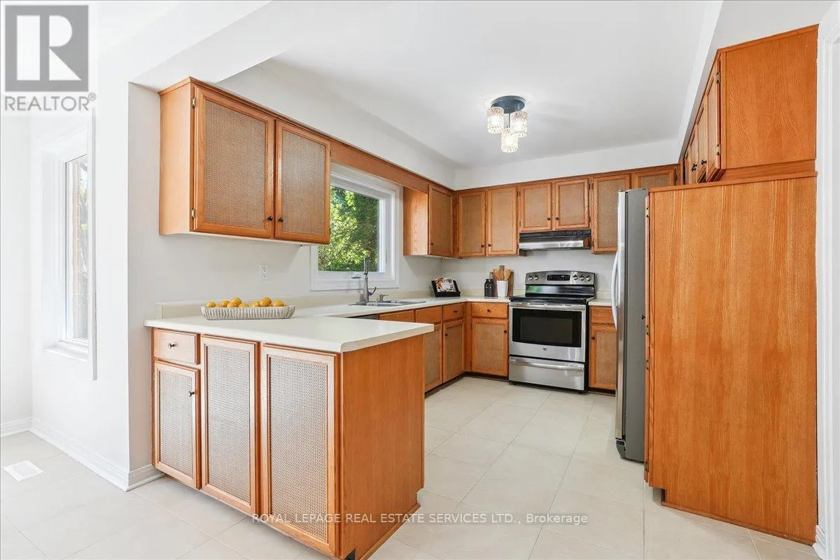 1154 BEECHGROVE CRESCENT