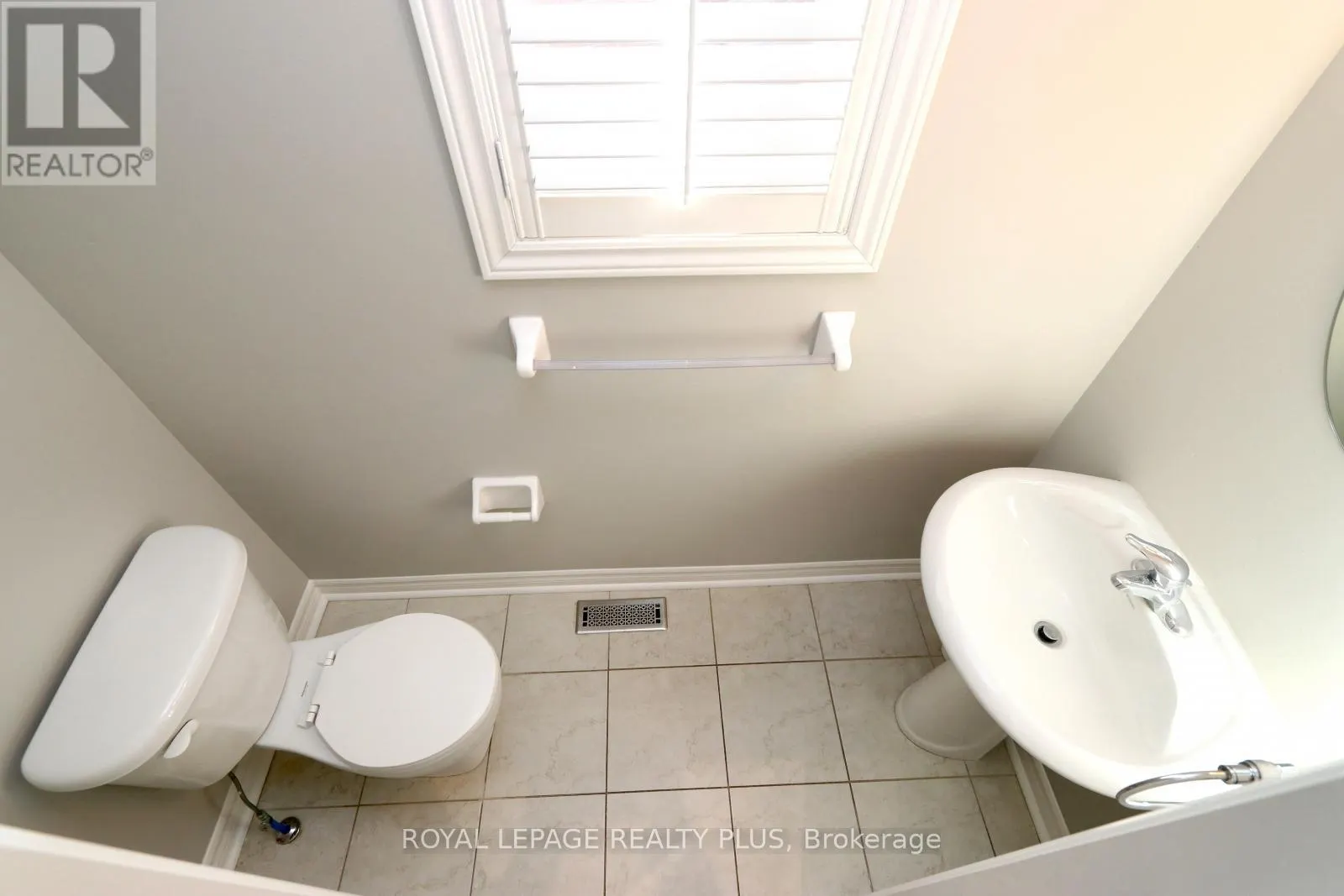 3656 TWINMAPLE DRIVE