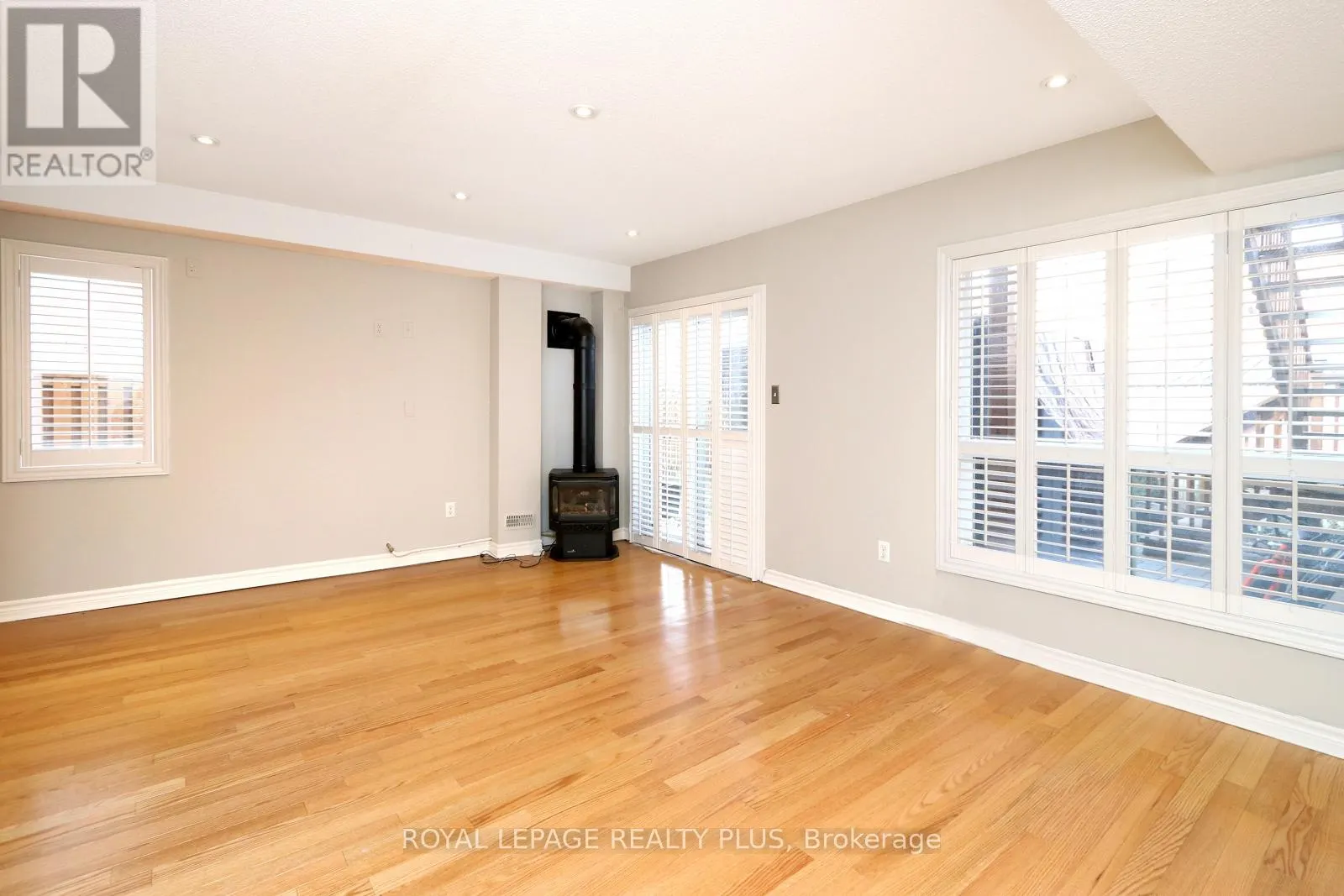 3656 TWINMAPLE DRIVE