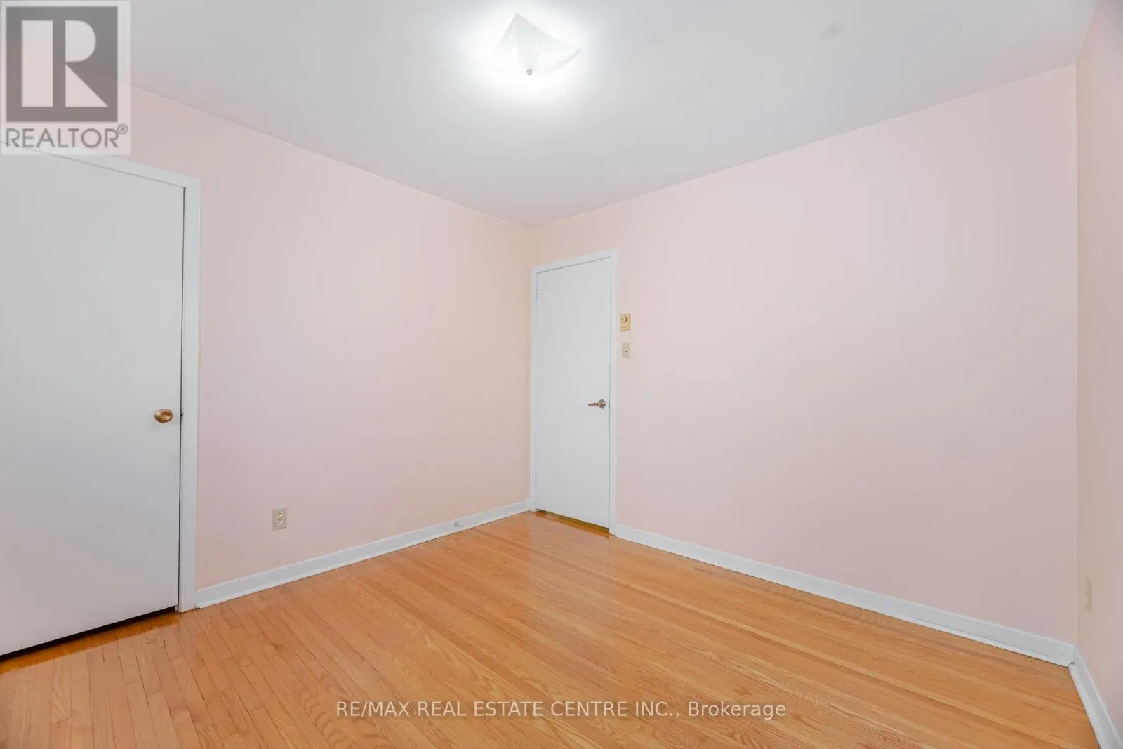1048 MELTON DRIVE