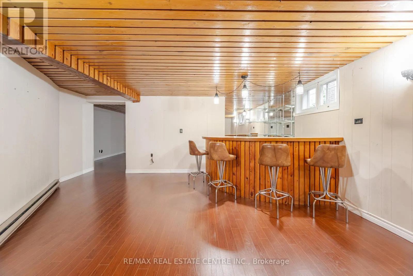 1048 MELTON DRIVE