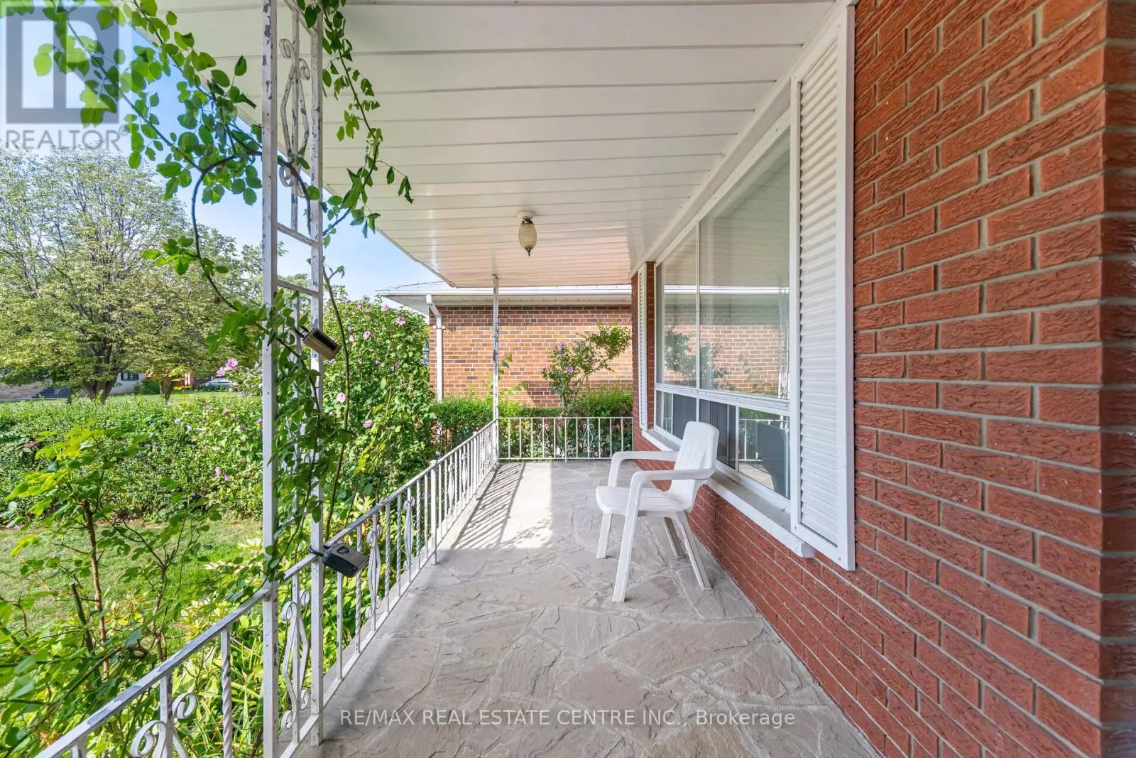1048 MELTON DRIVE