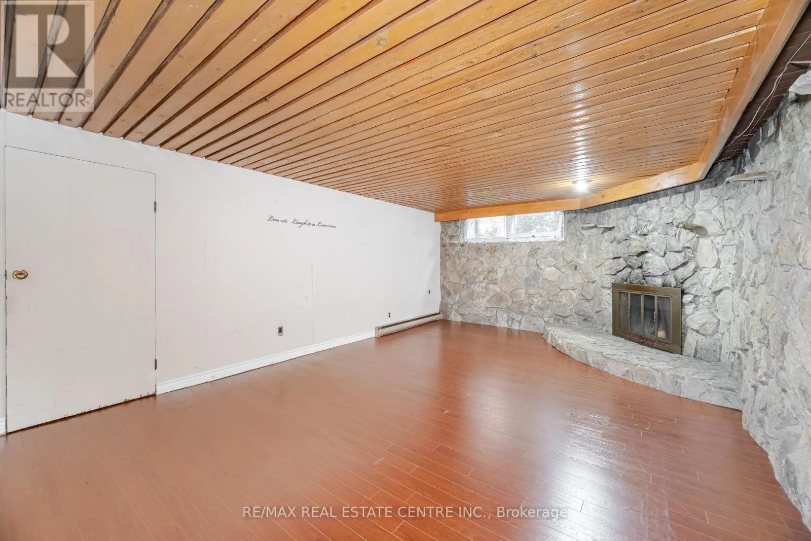 1048 MELTON DRIVE