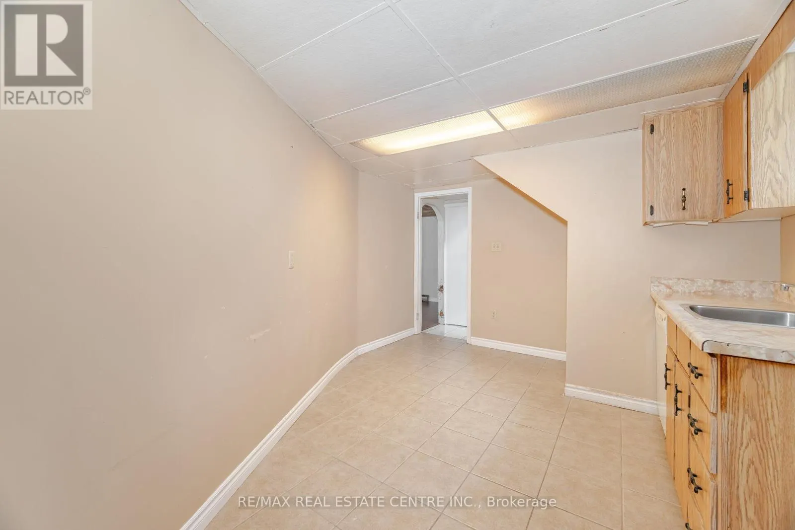 1048 MELTON DRIVE