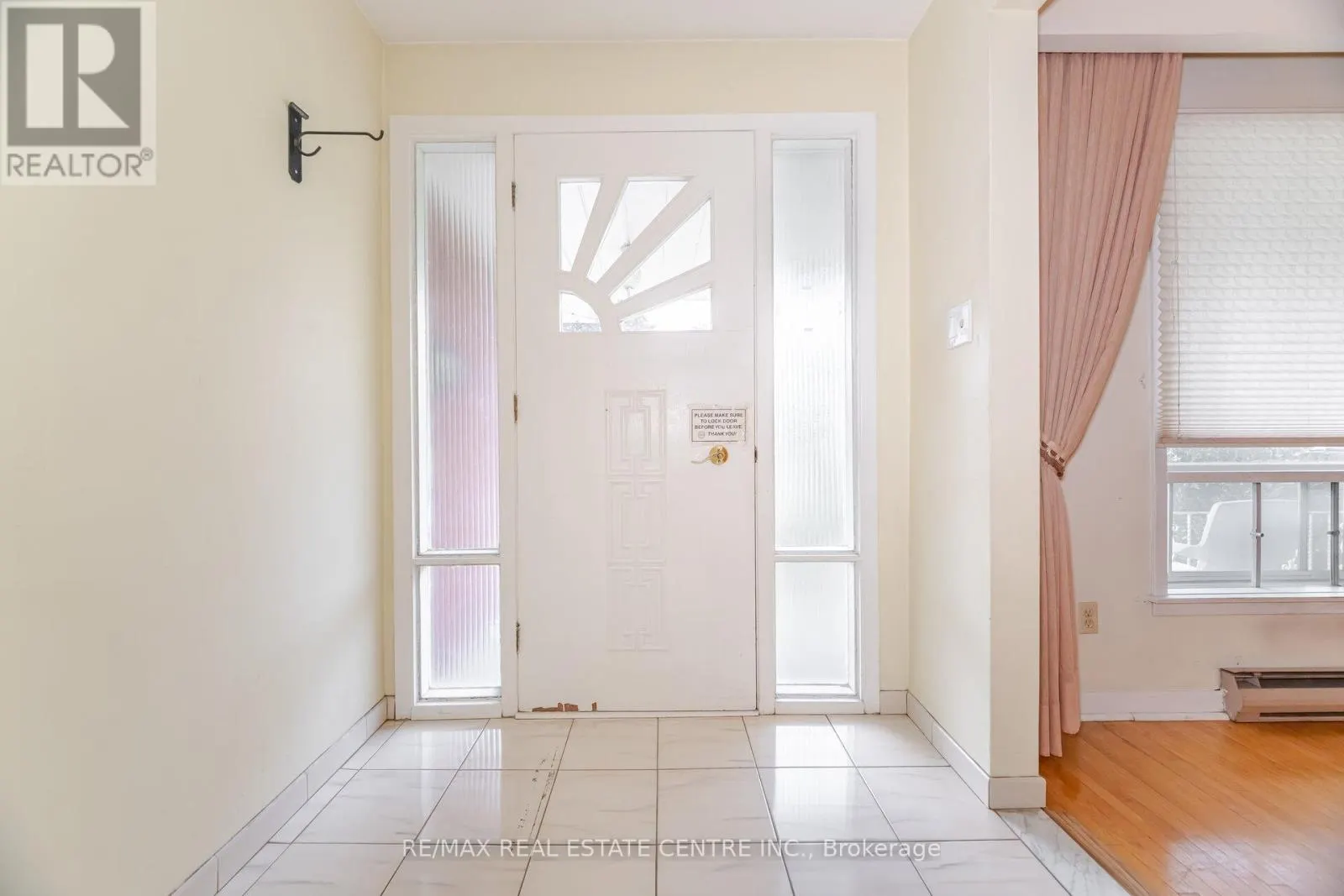 1048 MELTON DRIVE