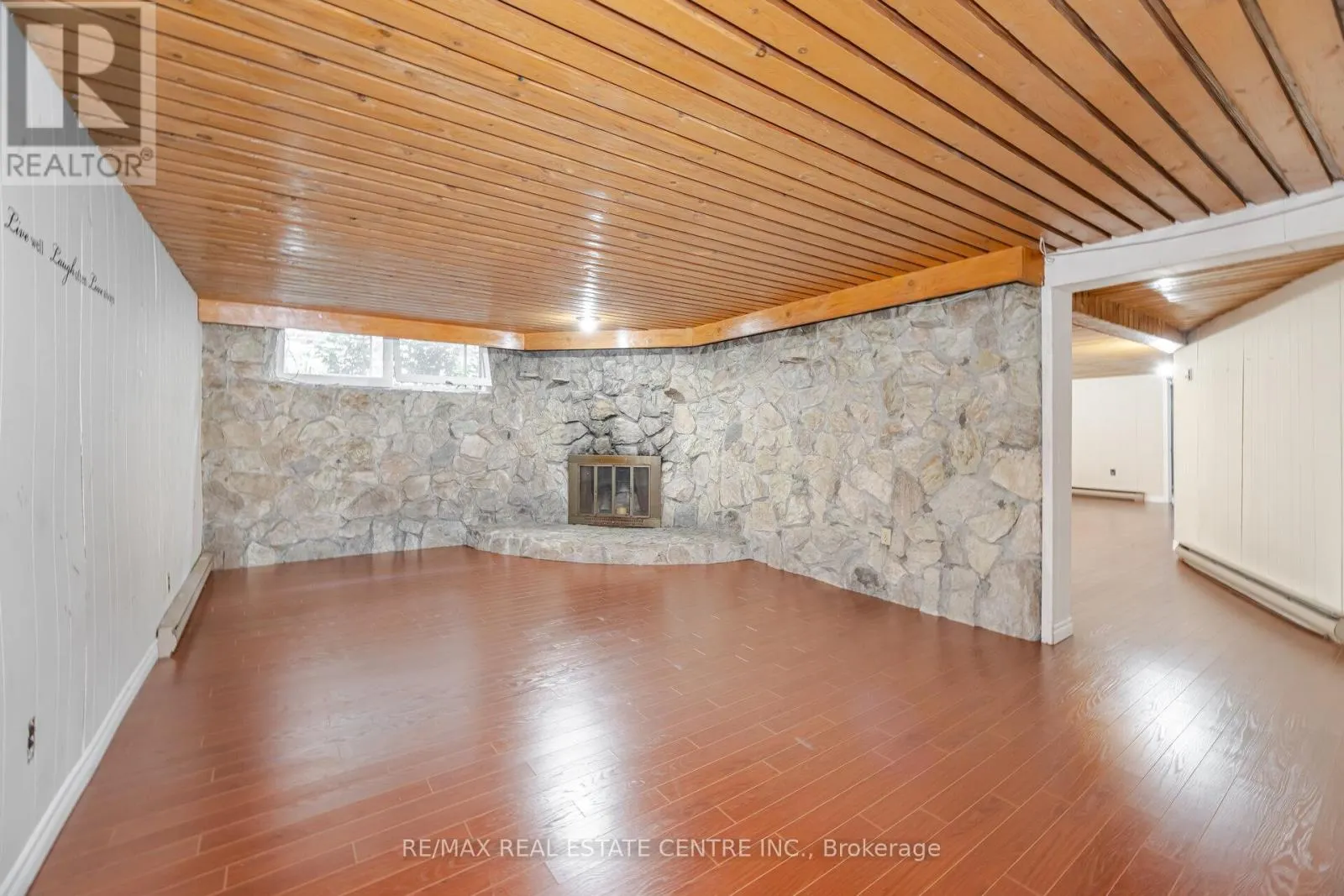 1048 MELTON DRIVE