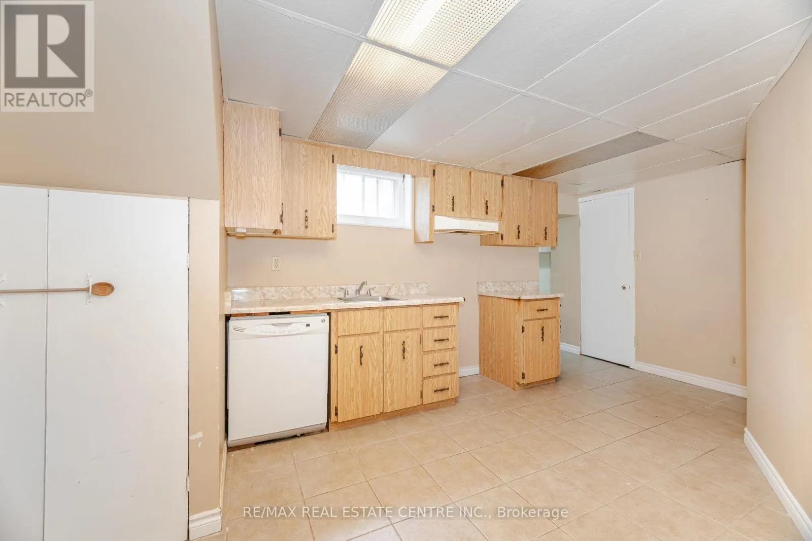 1048 MELTON DRIVE
